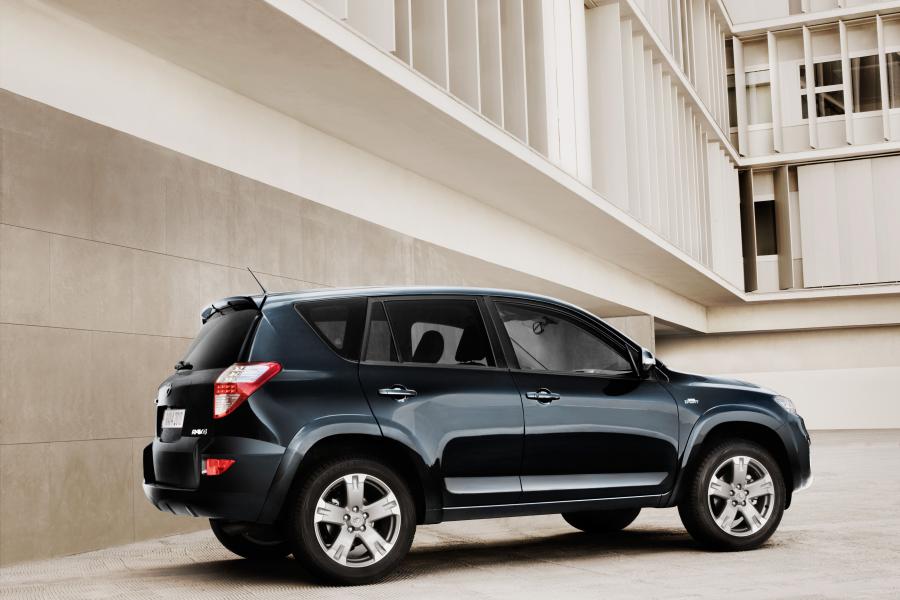  Toyota RAV4 2010 года  (фото 26 из 31)